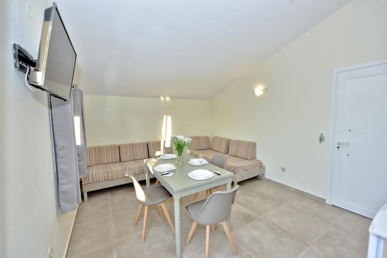 אניסאראס Golden Dream Apartments מראה חיצוני תמונה